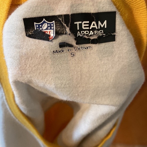 NFL Packers Double Sided Girl’s Shirt Size 5 - Picture 3 of 3